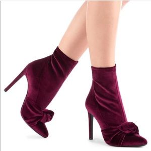 NIB Giuseppe Zanotti Burgundy Ophelia booties 37